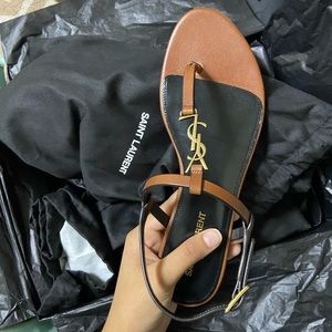 SL CASSANDRA TRIPLE SANDAL FLAT CIDER CALFSKIN